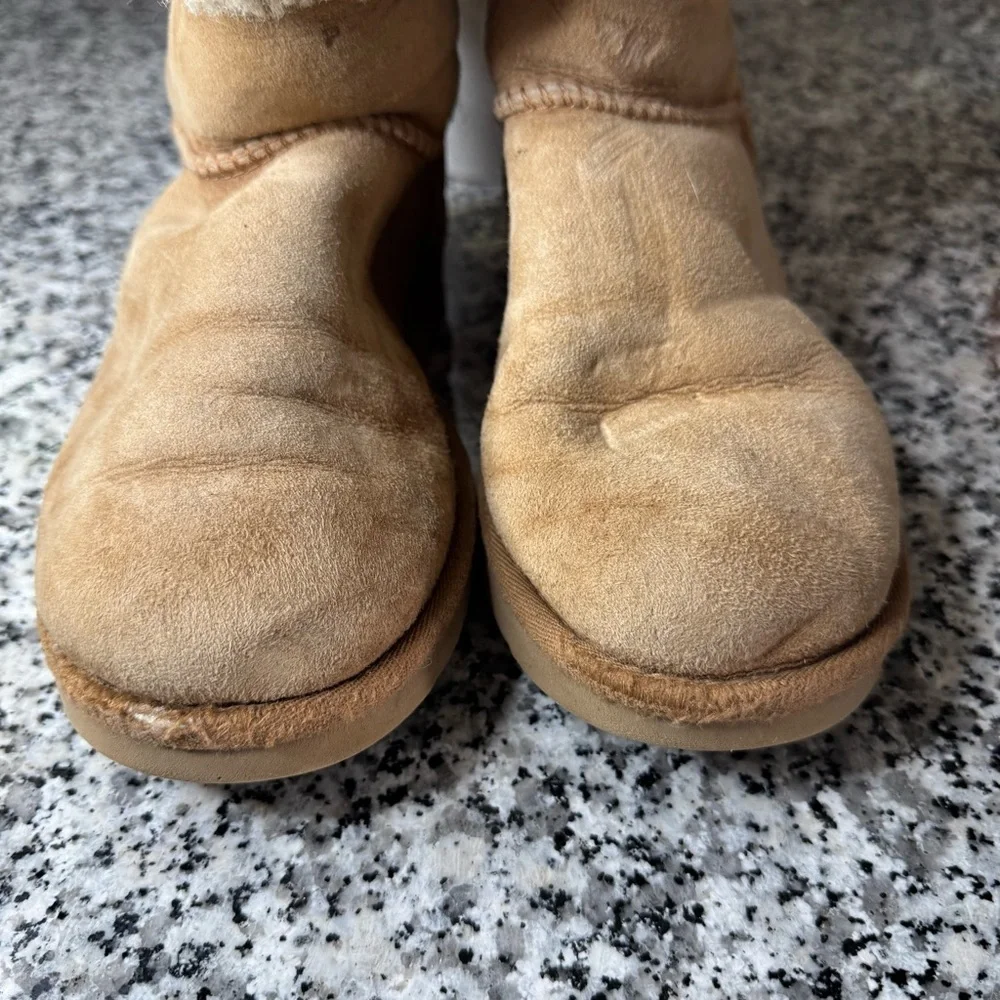 UGG Krista Bell Lace Up Boots Tan Shearling Winter Boots Size 8